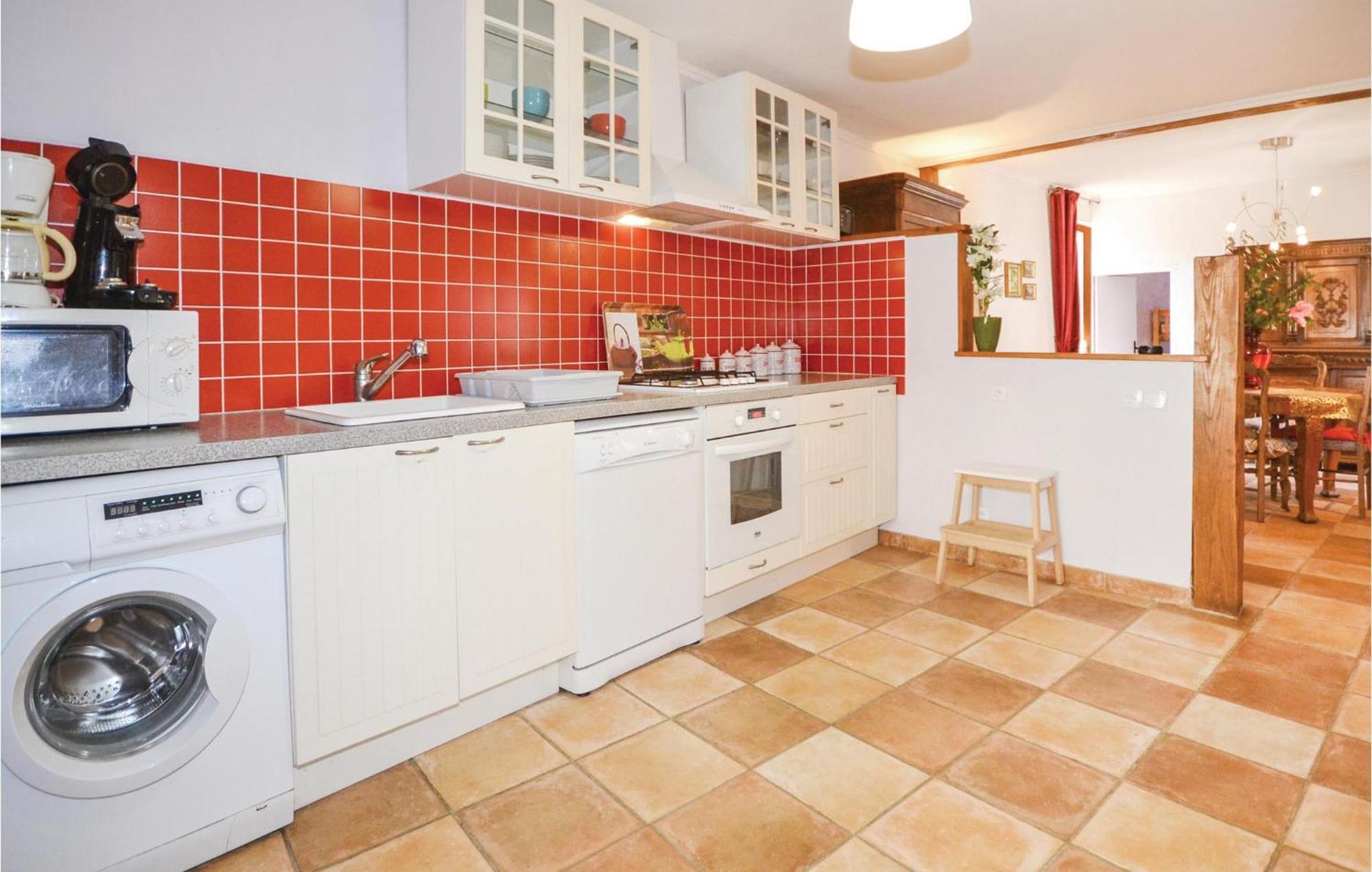 2 Bedroom Nice Apartment In Les Salles-Du-Gardon Soustelle Екстер'єр фото