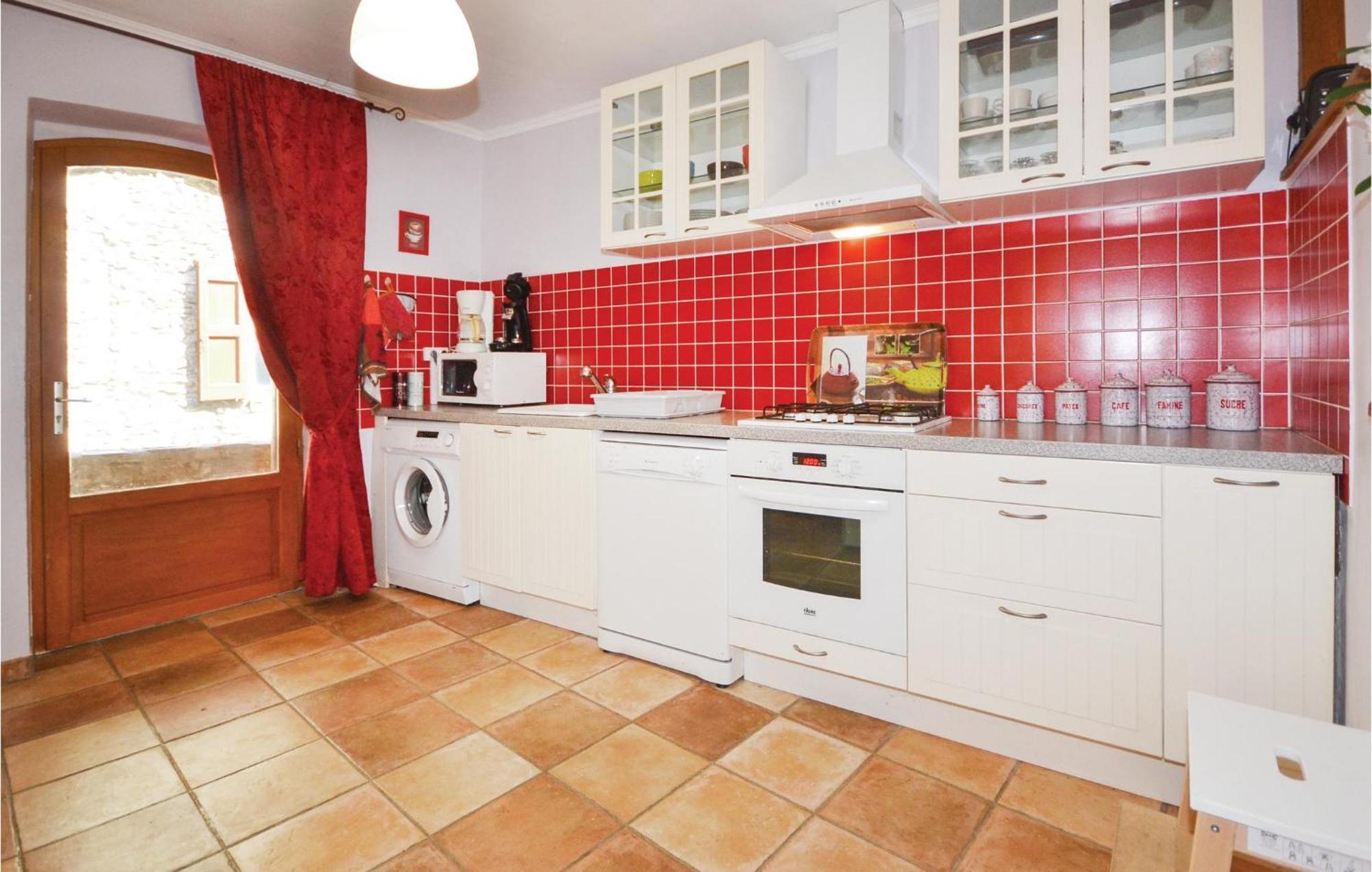 2 Bedroom Nice Apartment In Les Salles-Du-Gardon Soustelle Екстер'єр фото