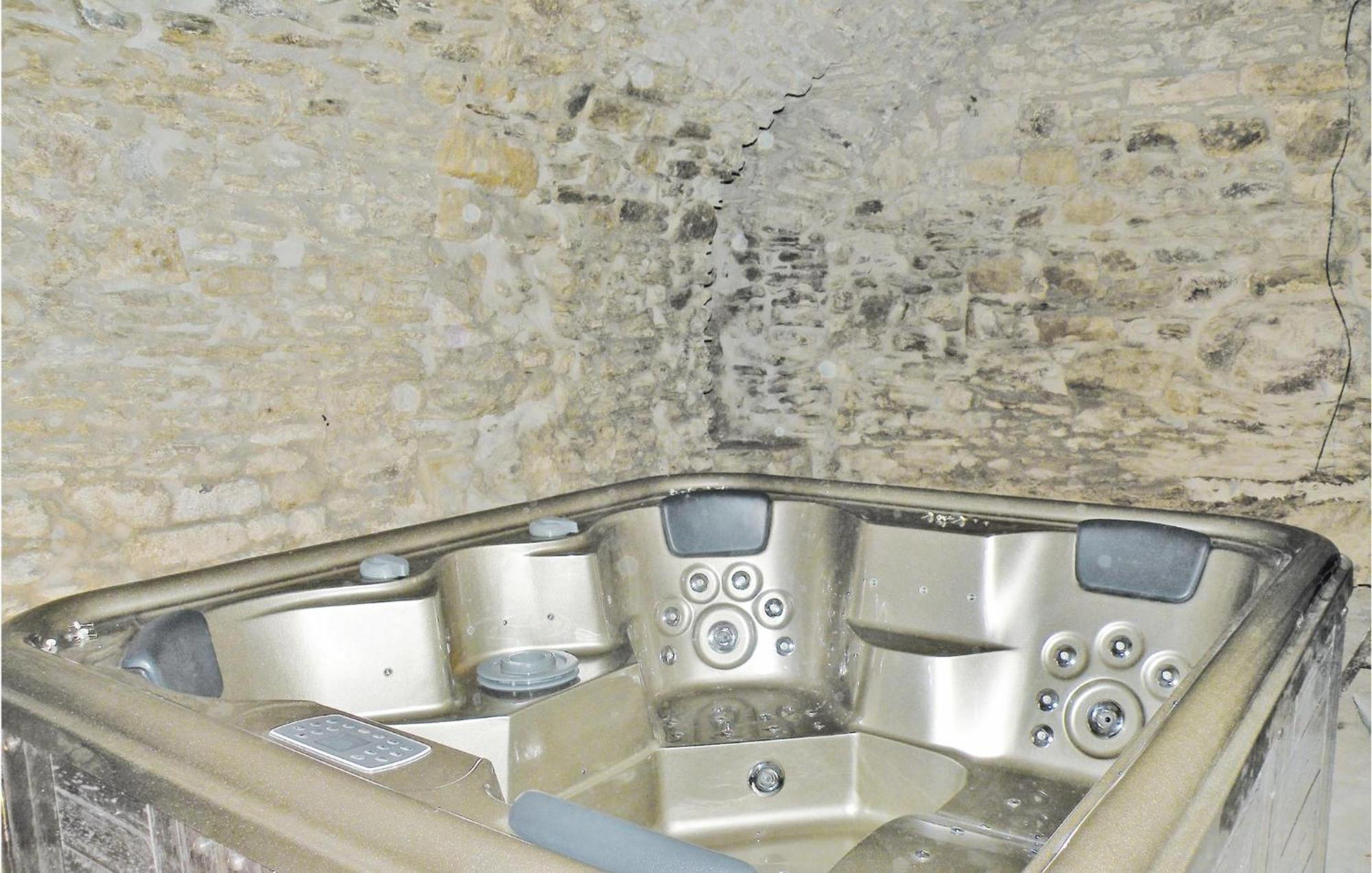 2 Bedroom Nice Apartment In Les Salles-Du-Gardon Soustelle Екстер'єр фото